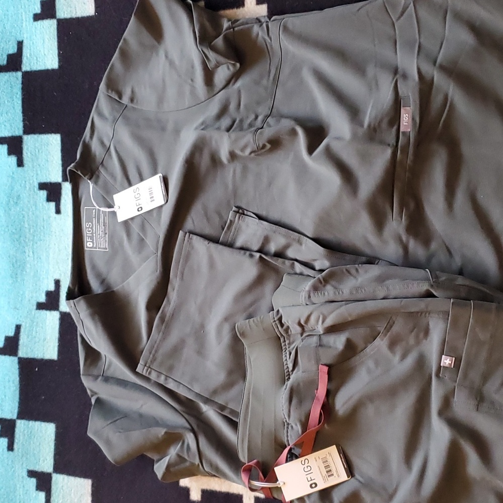 4xl Figs Scrub set